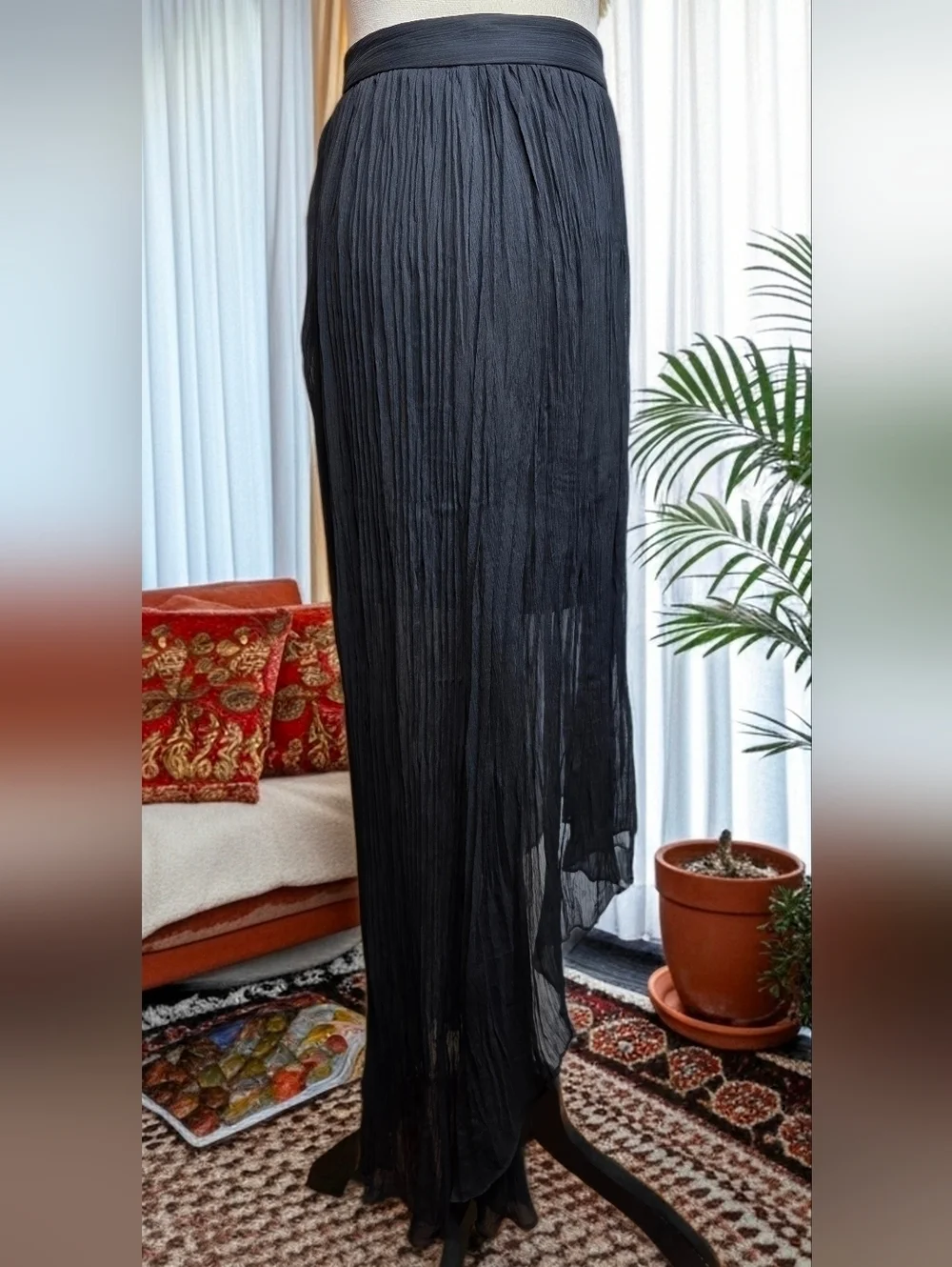 244. Alice + Olivia Black Accordion Pleated High-Low Maxi Skirt - Size 2 G1 - Picture 2 of 5